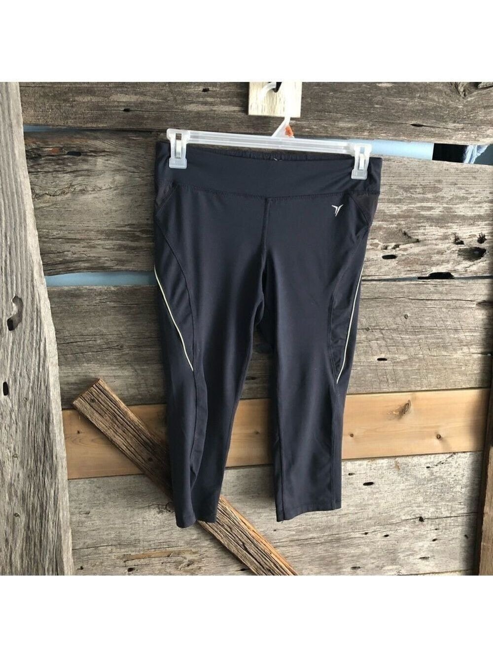Old navy size med grey activewear capris